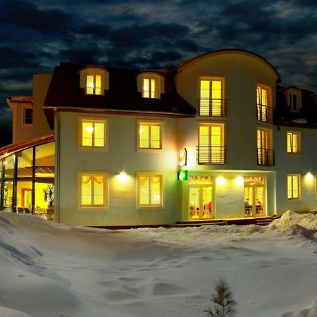Penzion Fontana Bešeňová Exteriör bild