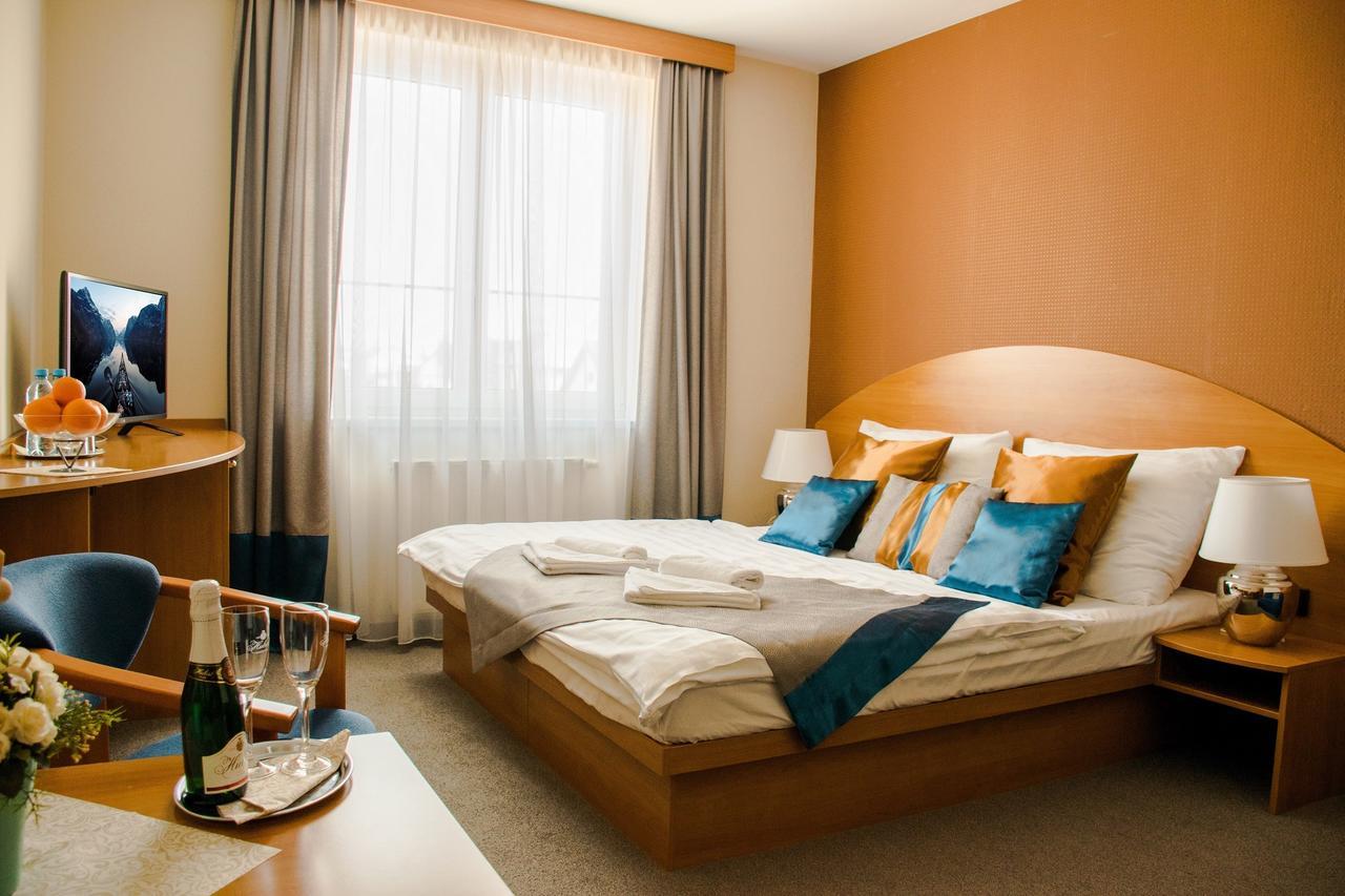 Penzion Fontana Bešeňová Exteriör bild