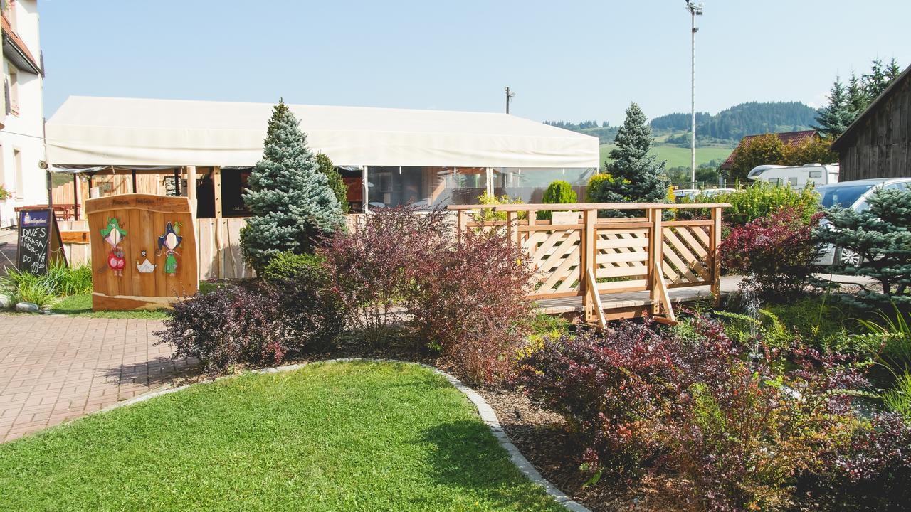 Penzion Fontana Bešeňová Exteriör bild