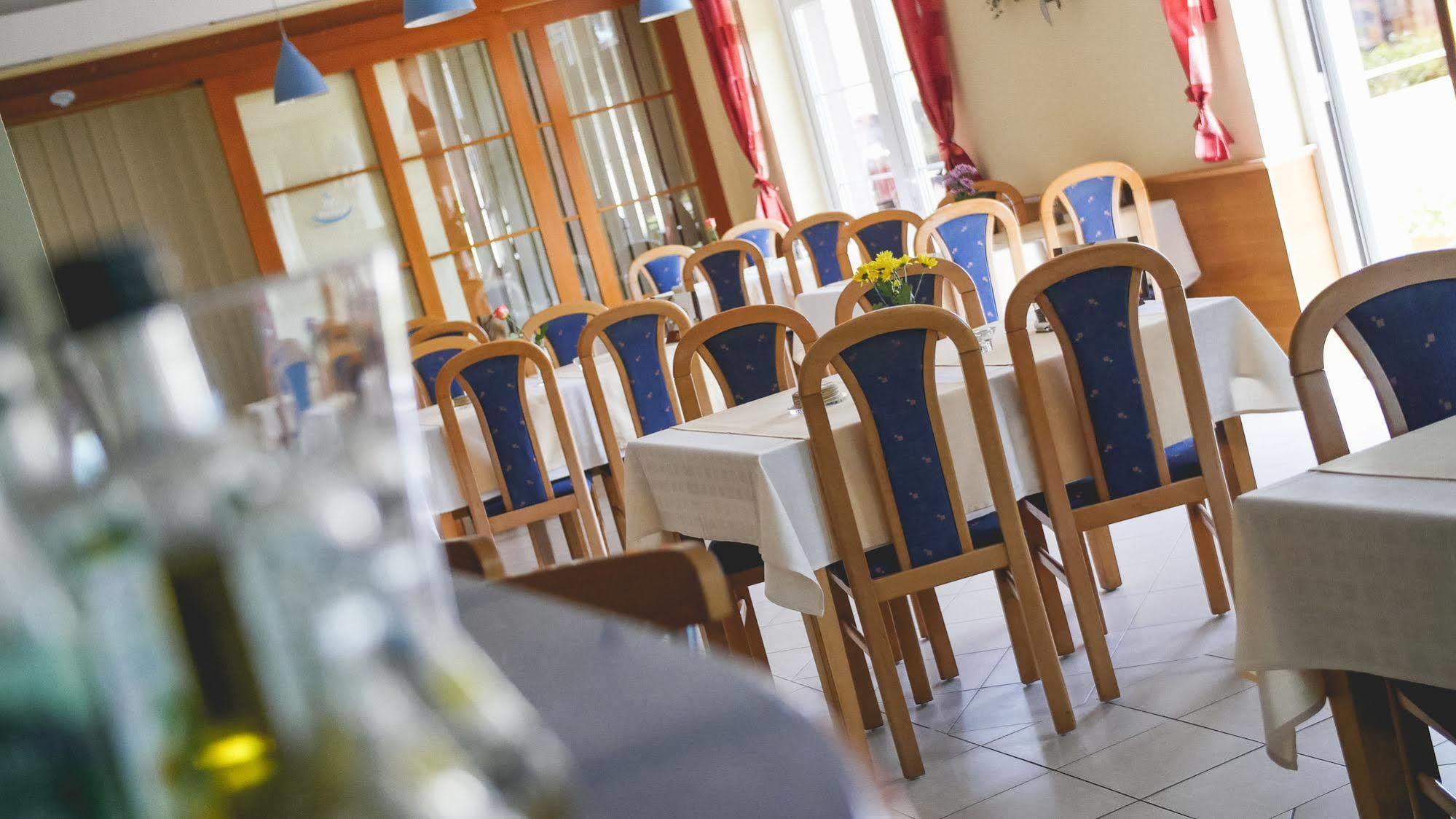 Penzion Fontana Bešeňová Exteriör bild